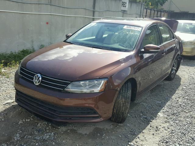 3VWDB7AJ2HM323631 - 2017 VOLKSWAGEN JETTA SE BROWN photo 2