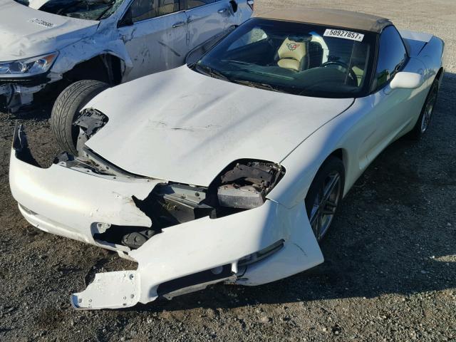 1G1YY32G1W5118859 - 1998 CHEVROLET CORVETTE WHITE photo 2