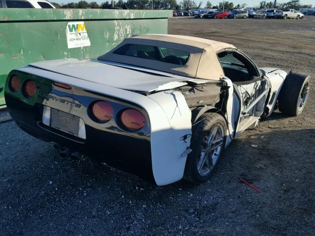 1G1YY32G1W5118859 - 1998 CHEVROLET CORVETTE WHITE photo 4