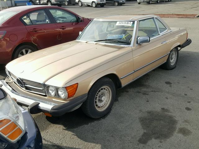 WDBBA45A0BB004795 - 1981 MERCEDES-BENZ 380 SL GOLD photo 2