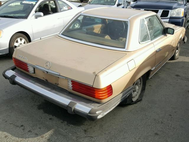 WDBBA45A0BB004795 - 1981 MERCEDES-BENZ 380 SL GOLD photo 4