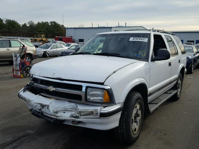 1GNDT13W4SK213689 - 1995 CHEVROLET BLAZER WHITE photo 2