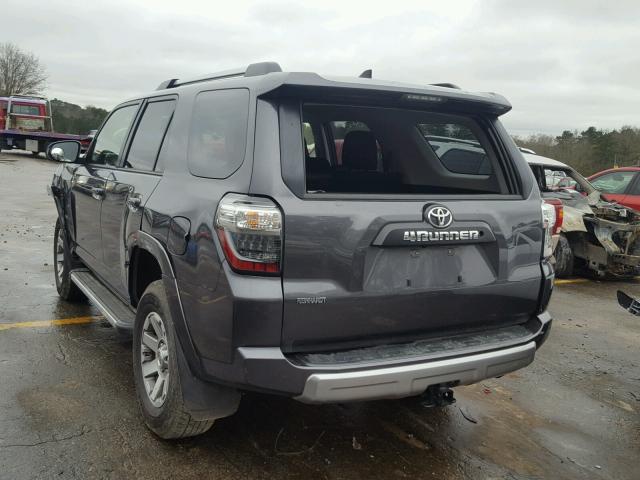 JTEBU5JR3G5351565 - 2016 TOYOTA 4RUNNER SR GRAY photo 3