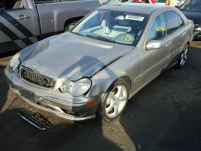 WDBRF52H76F748335 - 2006 MERCEDES-BENZ C GENERATI GRAY photo 2