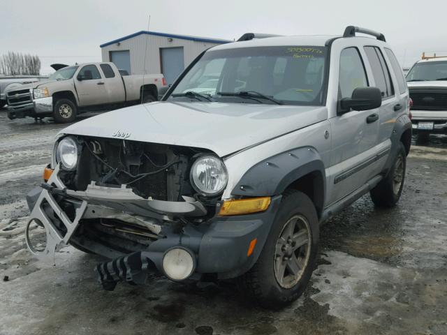 1J4GL38KX5W613674 - 2005 JEEP LIBERTY RE SILVER photo 2