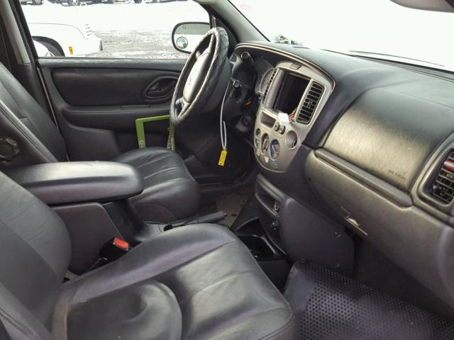 4F2CZ96144KM20734 - 2004 MAZDA TRIBUTE ES BROWN photo 5