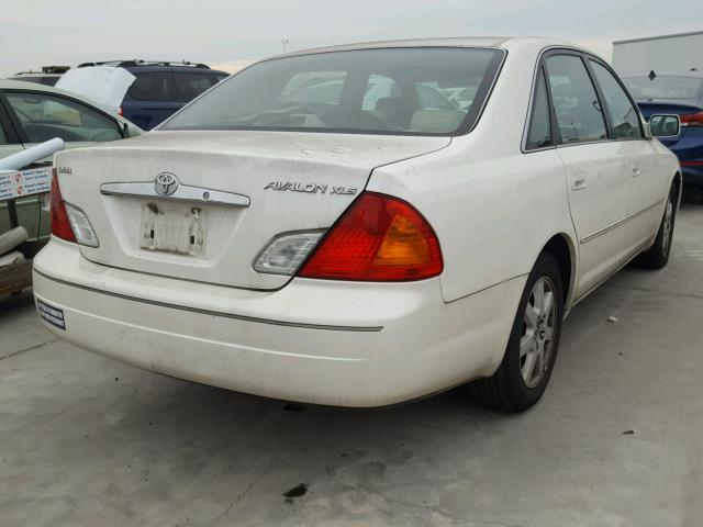 4T1BF28B7YU070698 - 2000 TOYOTA AVALON XL WHITE photo 4