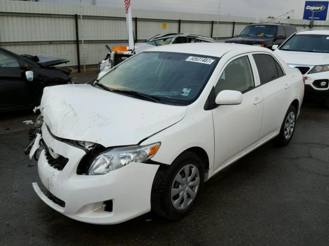 1NXBU4EE1AZ327179 - 2010 TOYOTA COROLLA BA WHITE photo 2