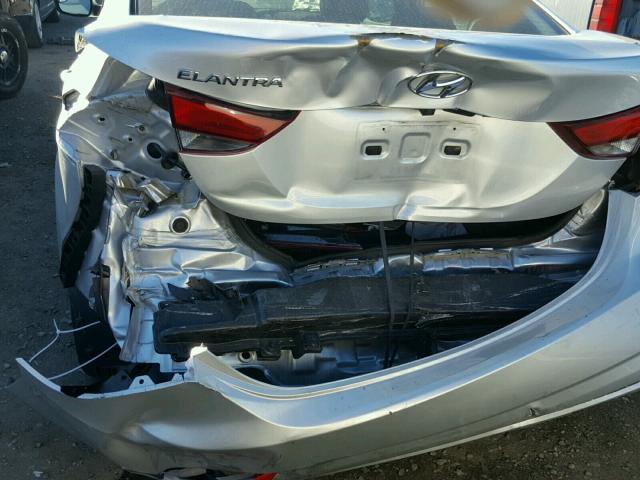 5NPDH4AE1GH706337 - 2016 HYUNDAI ELANTRA SE SILVER photo 9