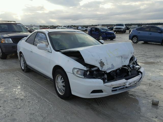 1HGCG32401A011880 - 2001 HONDA ACCORD LX WHITE photo 1