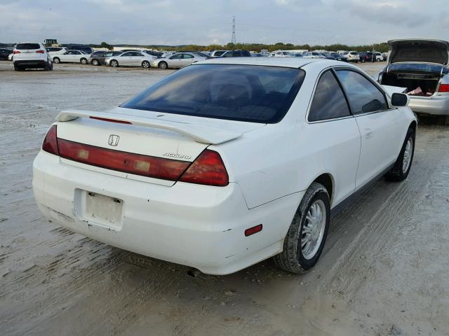 1HGCG32401A011880 - 2001 HONDA ACCORD LX WHITE photo 4