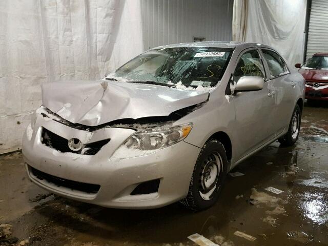 1NXBU40E49Z065192 - 2009 TOYOTA COROLLA BA SILVER photo 2