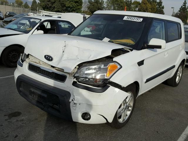 KNDJT2A2XA7161746 - 2010 KIA SOUL WHITE photo 2