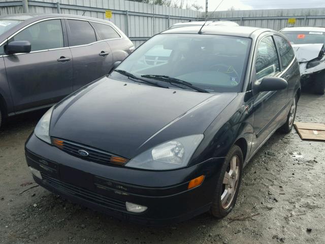 3FAFP31383R187921 - 2003 FORD FOCUS ZX3 BLACK photo 2