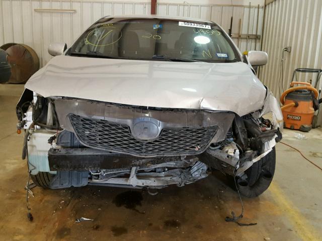 1NXBU4EE0AZ254855 - 2010 TOYOTA COROLLA BA SILVER photo 9