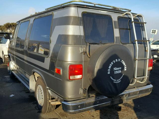 1GBEG25K6J7128800 - 1988 CHEVROLET G20 GRAY photo 3