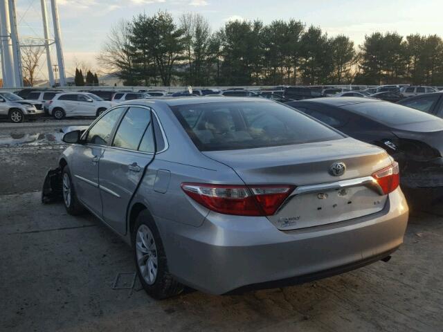 4T4BF1FKXGR557931 - 2016 TOYOTA CAMRY LE SILVER photo 3