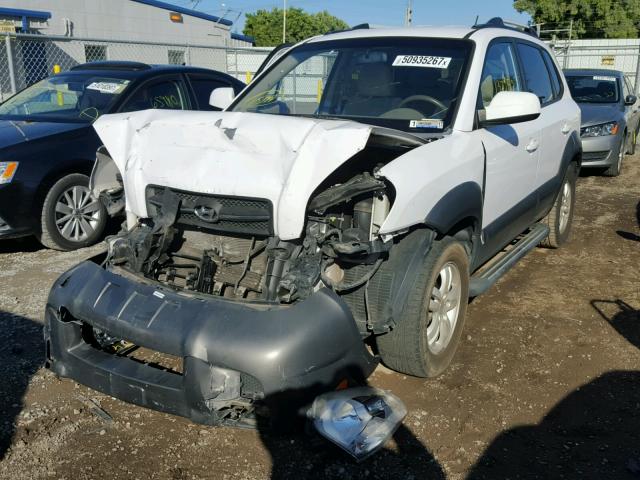 KM8JN12D08U899633 - 2008 HYUNDAI TUCSON SE WHITE photo 2