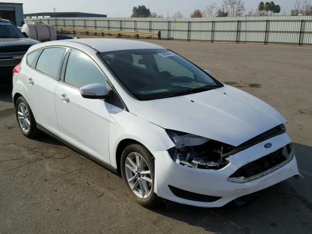 1FADP3K2XGL234478 - 2016 FORD FOCUS SE WHITE photo 1