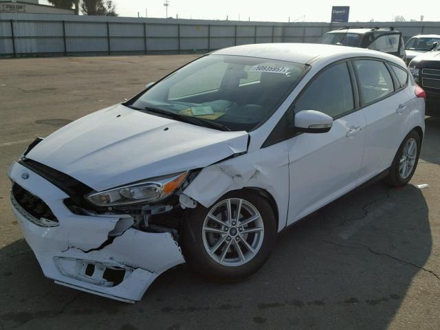 1FADP3K2XGL234478 - 2016 FORD FOCUS SE WHITE photo 2