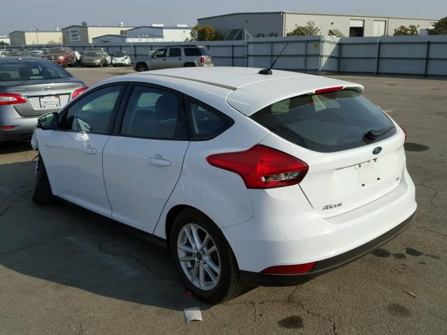 1FADP3K2XGL234478 - 2016 FORD FOCUS SE WHITE photo 3