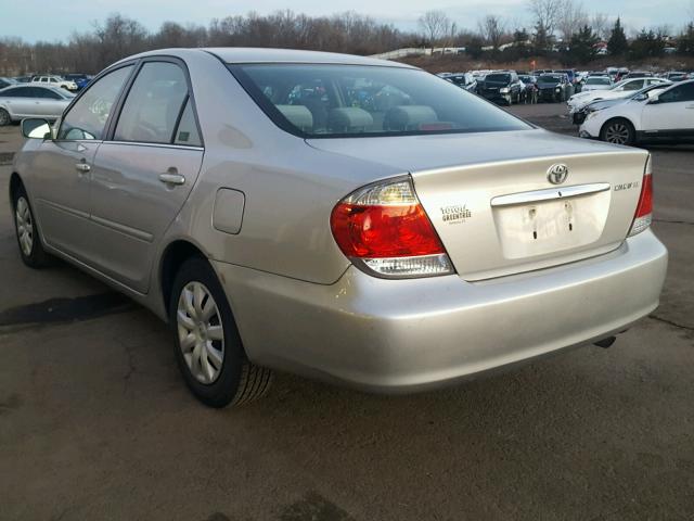 4T1BE32K05U081670 - 2005 TOYOTA CAMRY LE 银色 照片 3