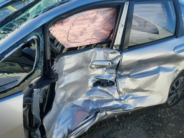 JHMGE8H58DC056995 - 2013 HONDA FIT SPORT SILVER photo 9