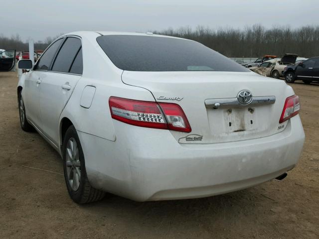 4T4BF3EK8BR135372 - 2011 TOYOTA CAMRY BASE WHITE photo 3