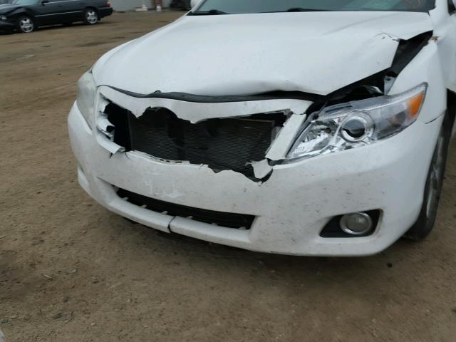 4T4BF3EK8BR135372 - 2011 TOYOTA CAMRY BASE WHITE photo 9