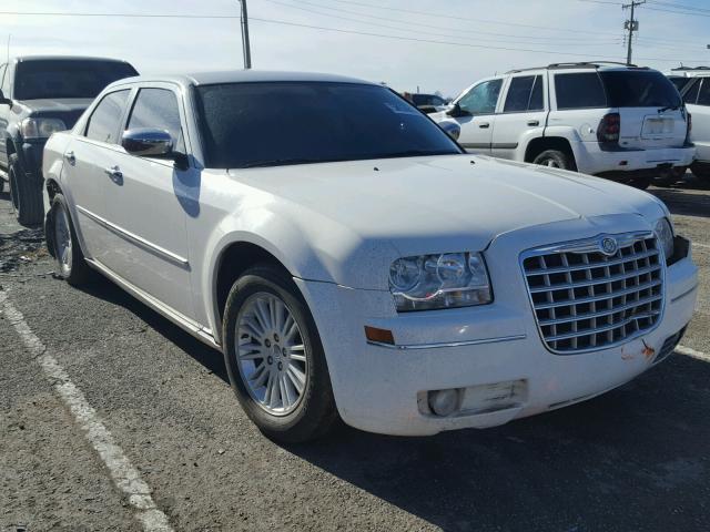 2C3CA4CD2AH249868 - 2010 CHRYSLER 300 TOURIN WHITE photo 1