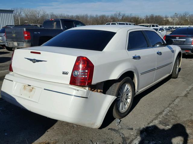 2C3CA4CD2AH249868 - 2010 CHRYSLER 300 TOURIN WHITE photo 4