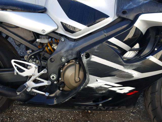 JH2PC35003M400208 - 2003 HONDA CBR600 F4 SILVER photo 7