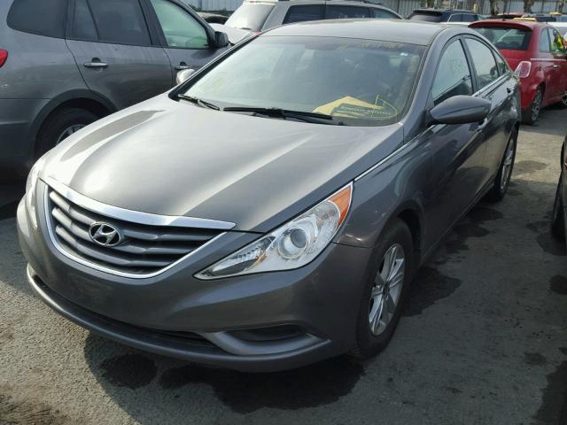 5NPEB4AC4BH169282 - 2011 HYUNDAI SONATA GLS GRAY photo 2