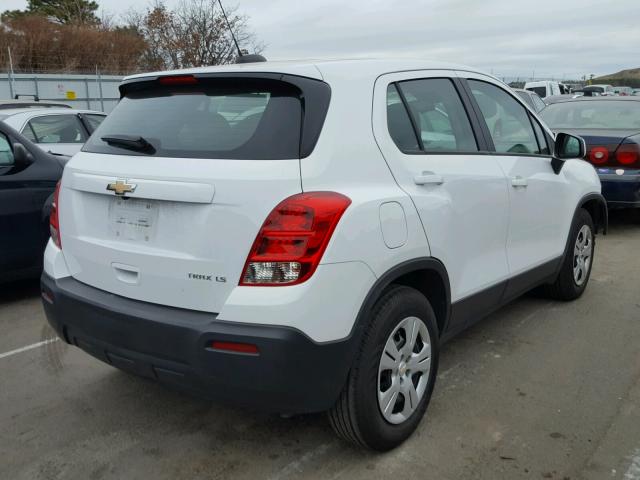 KL7CJKSB5GB637465 - 2016 CHEVROLET TRAX LS WHITE photo 4