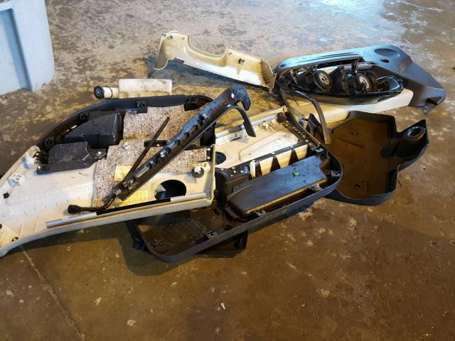 2G2WP552561310868 - 2006 PONTIAC GRAND PRIX BEIGE photo 9