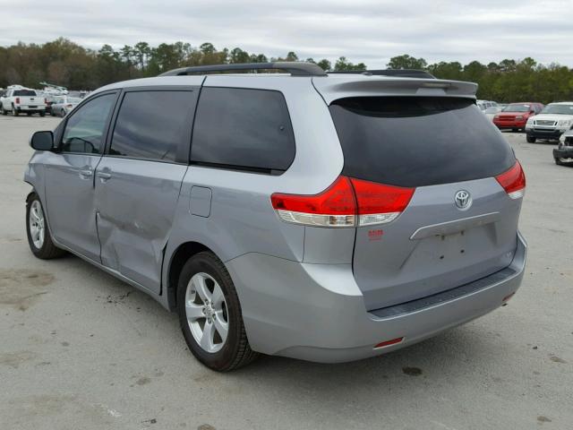 5TDKK3DC6BS131362 - 2011 TOYOTA SIENNA LE GRAY photo 3