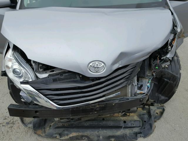 5TDKK3DC6BS131362 - 2011 TOYOTA SIENNA LE GRAY photo 7