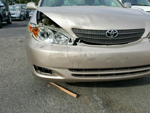 JTDBE32K440268453 - 2004 TOYOTA CAMRY LE 金色 照片 9