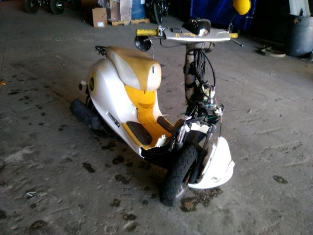 LJLTCKH30D3D00193 - 2013 ZHEJ SCOOTER YELLOW photo 1