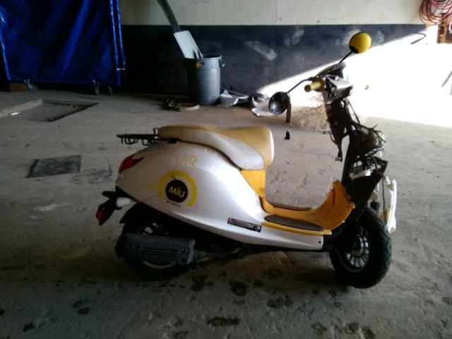 LJLTCKH30D3D00193 - 2013 ZHEJ SCOOTER YELLOW photo 9