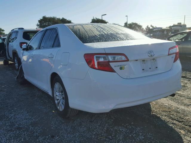 4T4BF1FK0ER440730 - 2014 TOYOTA CAMRY L WHITE photo 3