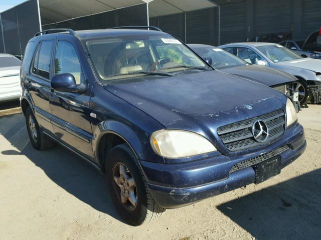 4JGAB54E61A241022 - 2001 MERCEDES-BENZ ML 320 BLUE photo 1