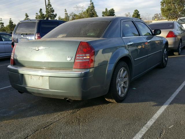 2C3KA63H56H296734 - 2006 CHRYSLER 300C GRAY photo 4