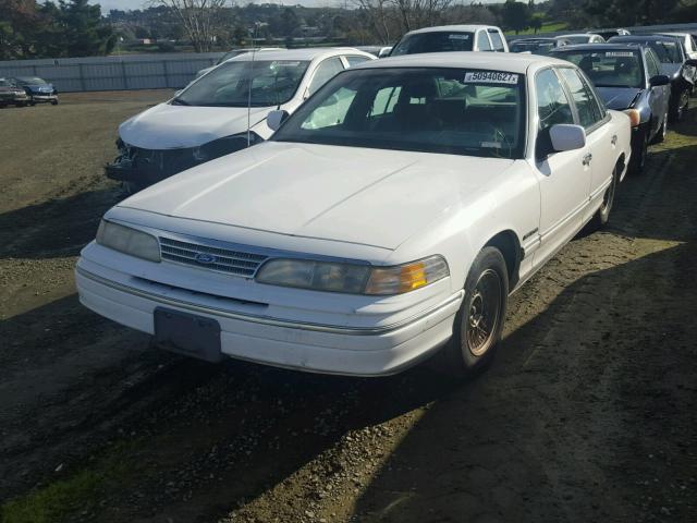 2FALP74W6RX209327 - 1994 FORD CROWN VICT WHITE photo 2