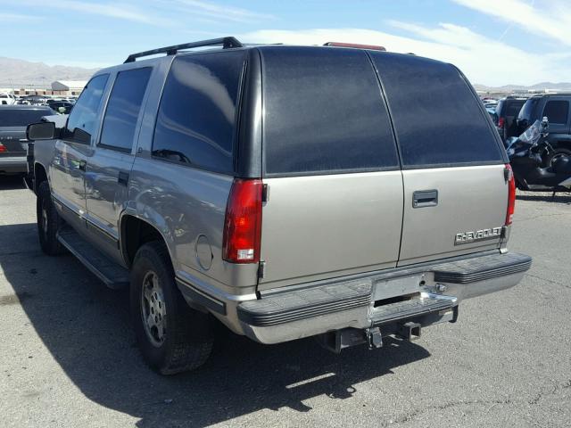 1GNEK13R6XJ573674 - 1999 CHEVROLET TAHOE K150 TAN photo 3