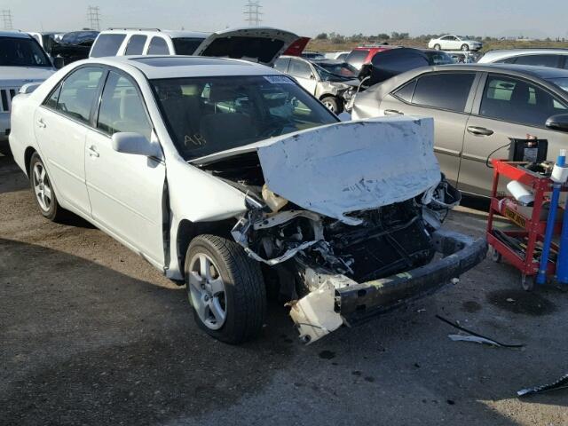 4T1BE32K05U401442 - 2005 TOYOTA CAMRY LE WHITE photo 1