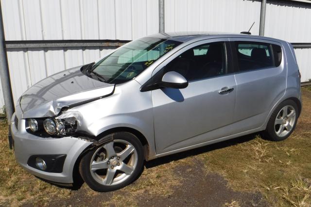 1G1JE6SB9G4141698 - 2016 CHEVROLET SONIC LTZ SILVER photo 2