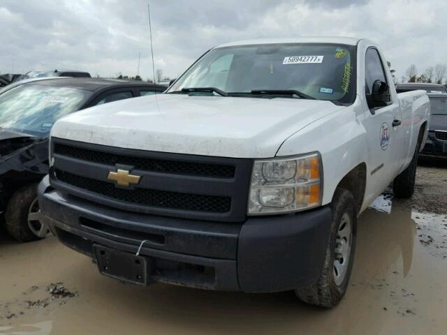 1GCNCPEX0BZ456770 - 2011 CHEVROLET SILVERADO WHITE photo 2