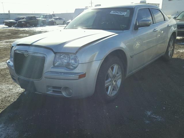 2C3LK63H86H339934 - 2006 CHRYSLER 300C SILVER photo 2