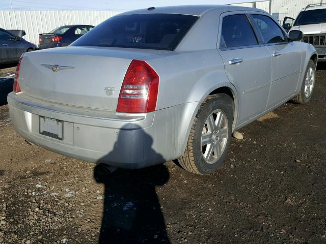 2C3LK63H86H339934 - 2006 CHRYSLER 300C SILVER photo 4